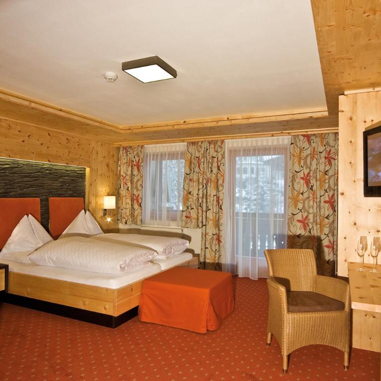 Landhotel Alpenhof Filzmoos - Doppelzimmer mit Balkon - 6