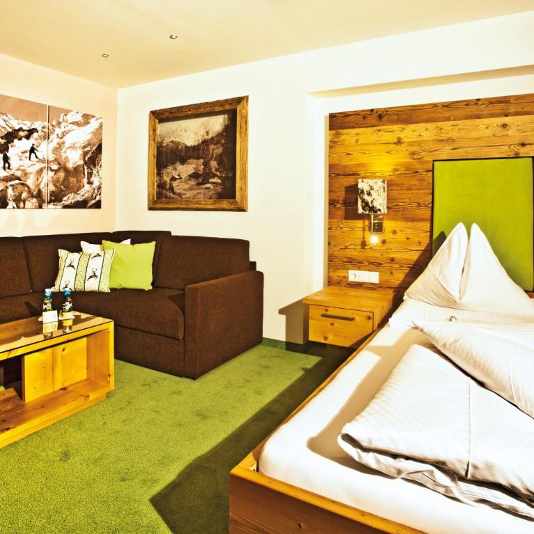 Landhotel Alpenhof Filzmoos - Doppelzimmer mit Balkon - 1