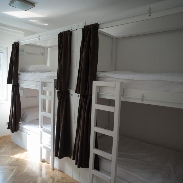 The Good Place Hostel - Krevet za Jednu Osobu u Četvorokrevetnoj Spavaonici - 3