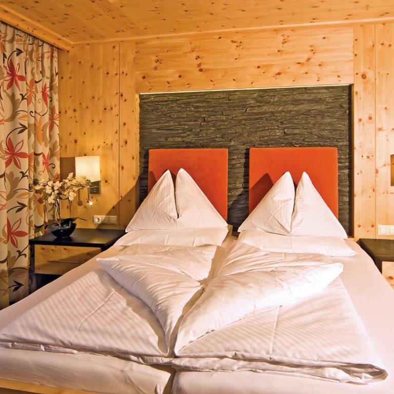 Landhotel Alpenhof Filzmoos - Doppelzimmer mit Balkon - 5