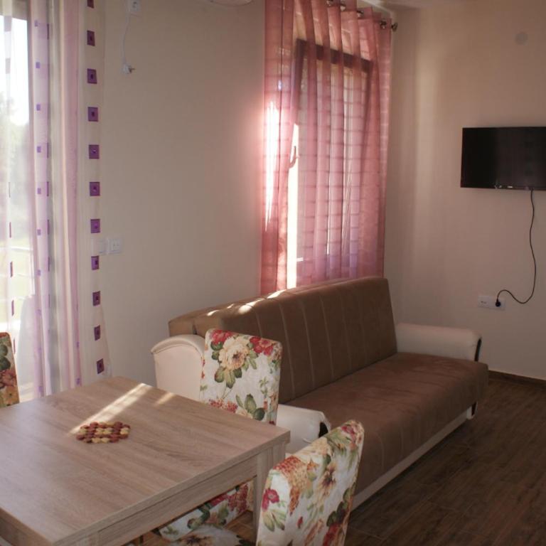 Helena Apartments - Apartment with Garden View - 6