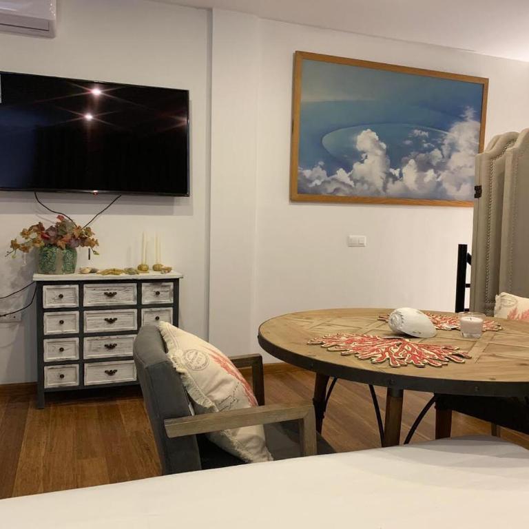 BEACH ATTIC - Three-Bedroom Apartment - 30