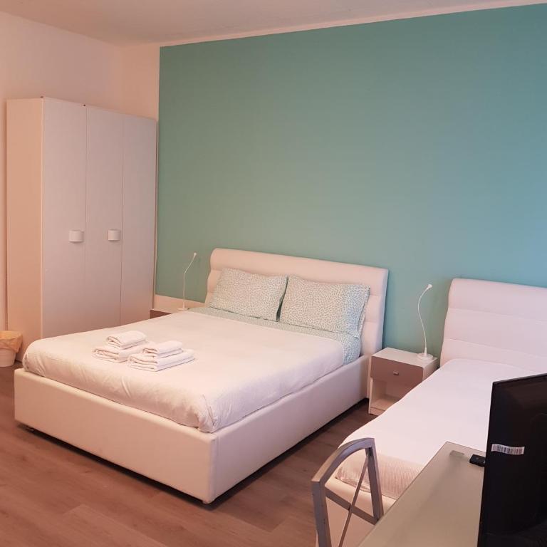 B&B Porto Vecchio ROOMS - Stazione Centrale Trieste - Ampia Camera Matrimoniale - 7