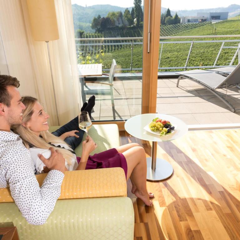 Weinrefugium Brolli - Doppelzimmer mit Balkon und Blick auf den Weinberg - 2