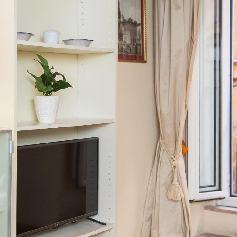 Rental in Rome Falegnami - One-Bedroom Apartment - 16