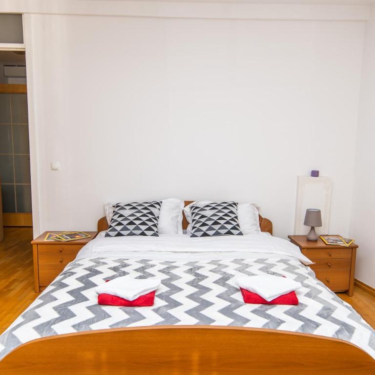 Modern 2BDR apartment in the center - FREE PARKING - Two-Bedroom Apartment - 12