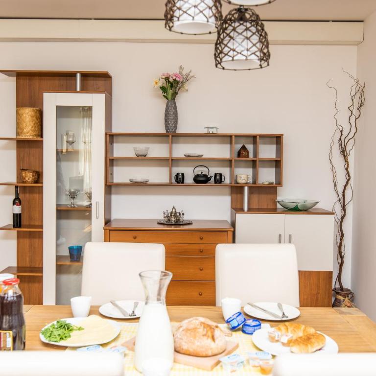 Modern 2BDR apartment in the center - FREE PARKING - Two-Bedroom Apartment - 7