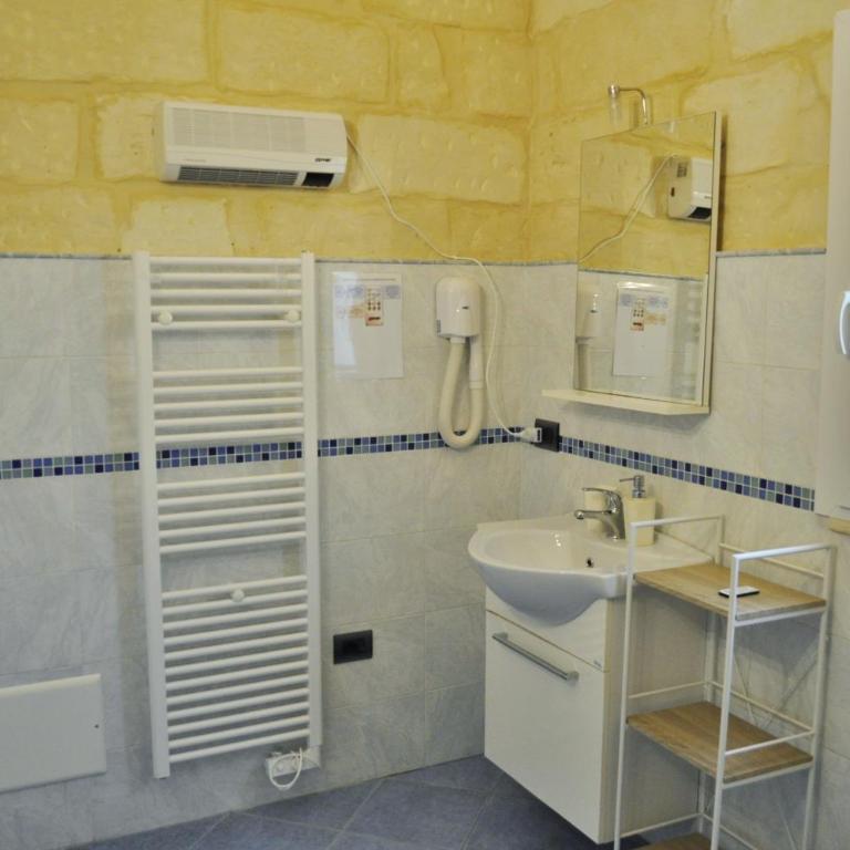 B&B Lecce Holidays - Camera Matrimoniale/Doppia con Letti Singoli - 4