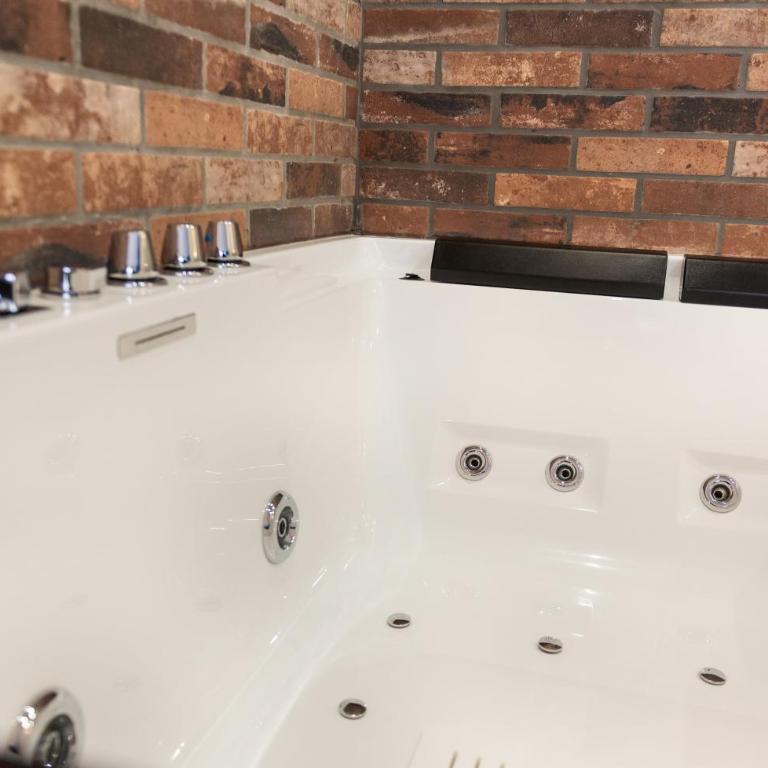 co.sleep - Suite Deluxe avec Baignoire Spa - 2