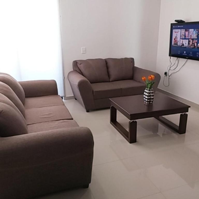 RENTA VACACIONAL A 2 CUADRAS DE LA PLAYA O MALECON DE MAZATLAN - Two-Bedroom Apartment - 5