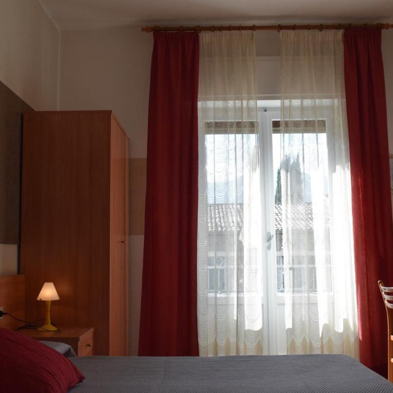 Albergo Al Pescatore - Camera Matrimoniale con Balcone - 16