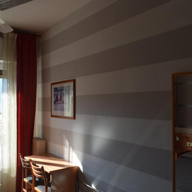 Albergo Al Pescatore - Camera Matrimoniale con Balcone - 13