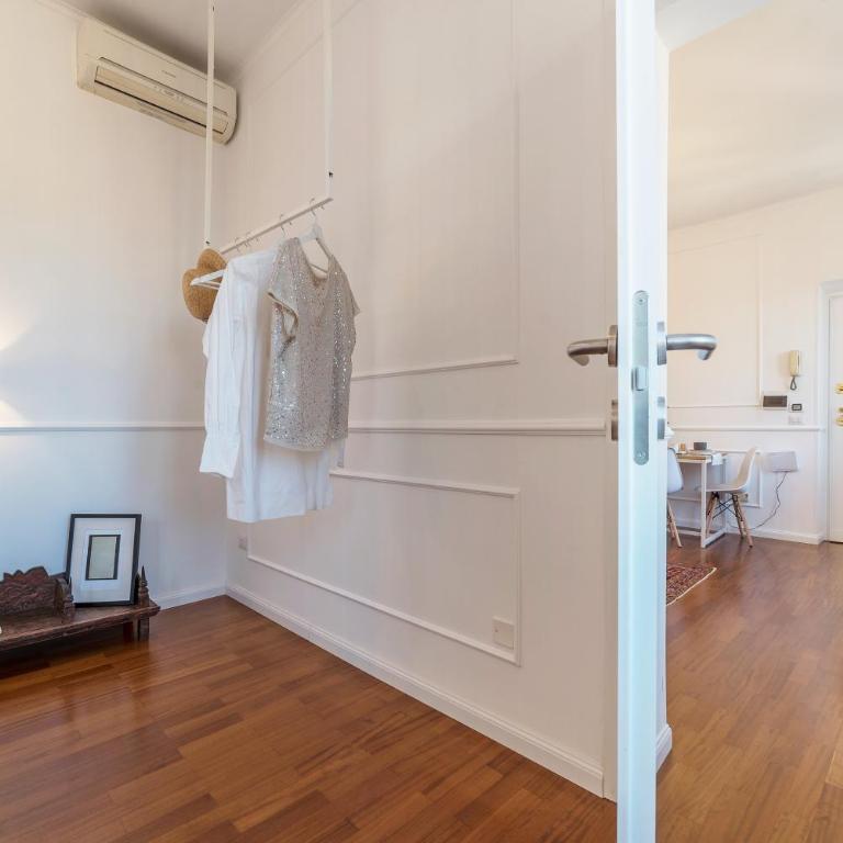Interno 8 - Appartamento con 2 Camere da Letto e Vista Città - 8