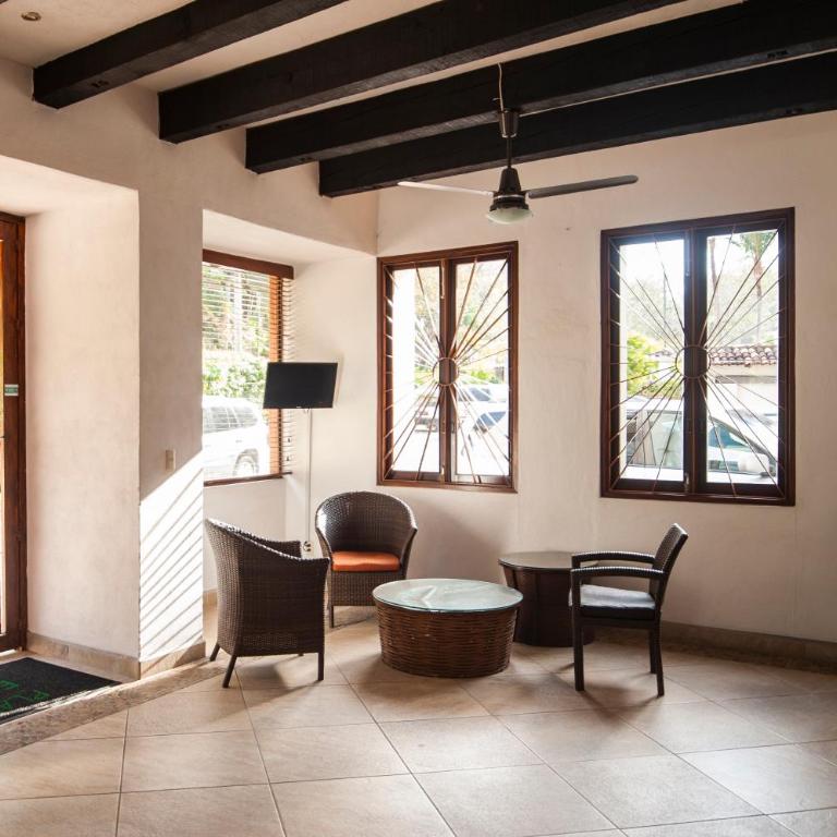 Ocean Front, 3 bedroom, 3 bathroom, Casa Natalia, Playa Esmeralda - Apartamento de 3 dormitorios - 32