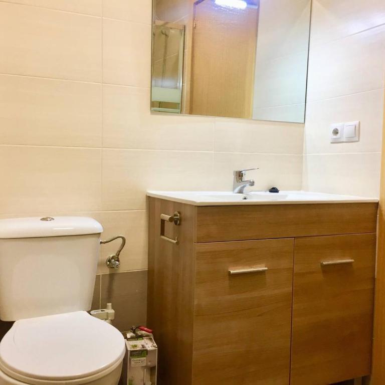 Apartamento en Universidad y cerca de la playa - Three-Bedroom Apartment - 30