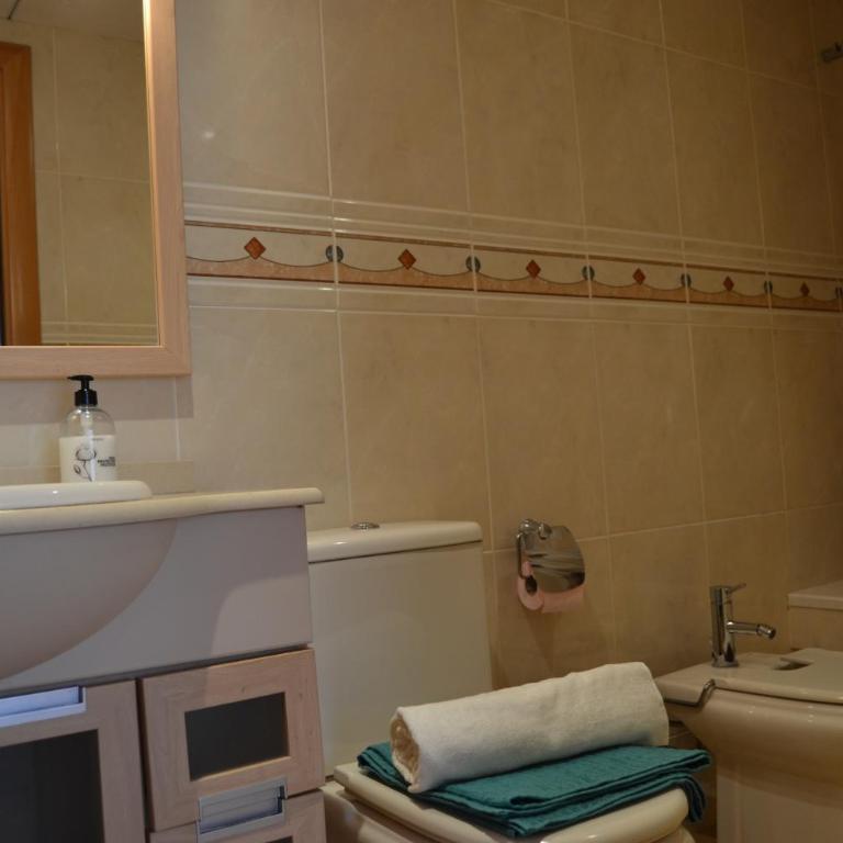 Fabuloso apartamento familiar con piscina en Salou - Two-Bedroom Apartment - 9