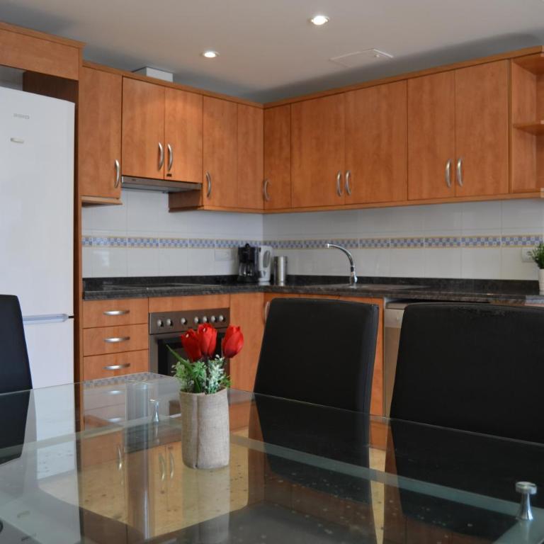 Fabuloso apartamento familiar con piscina en Salou - Two-Bedroom Apartment - 6