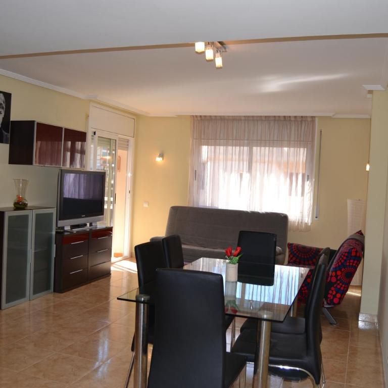 Fabuloso apartamento familiar con piscina en Salou - Two-Bedroom Apartment - 5