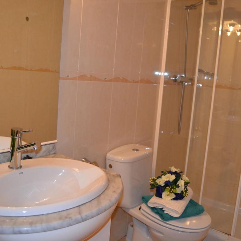 Fabuloso apartamento familiar con piscina en Salou - Two-Bedroom Apartment - 37