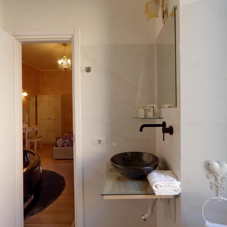 Deluxe rooms and One Chilling jacuzzi Suite Guesthouse - Chambre Double avec Baignoire Spa - 6