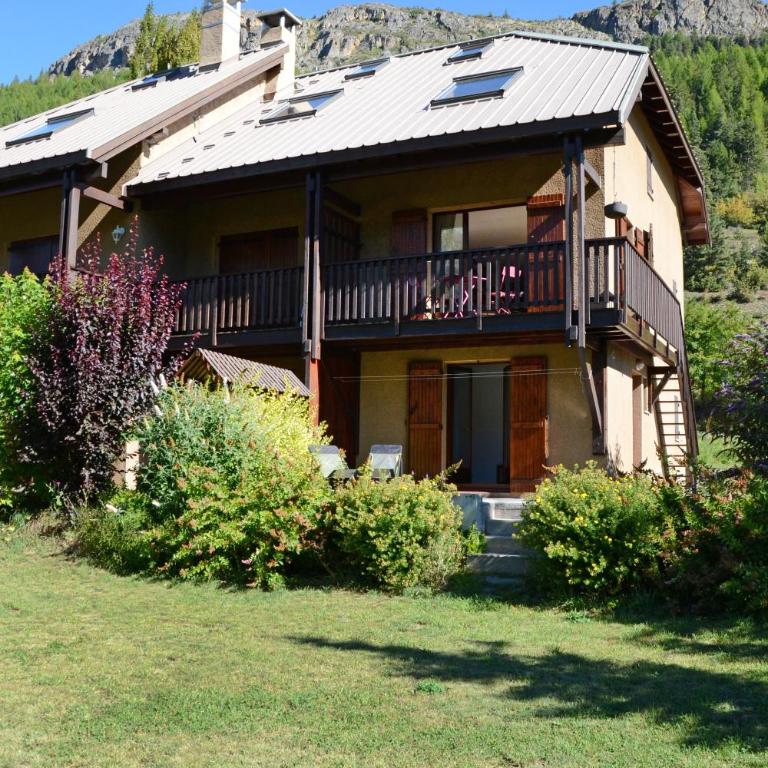 Le Rocher chalet mitoyen 9 couchages by Mountain Collection Immobilier - Chalet - 1