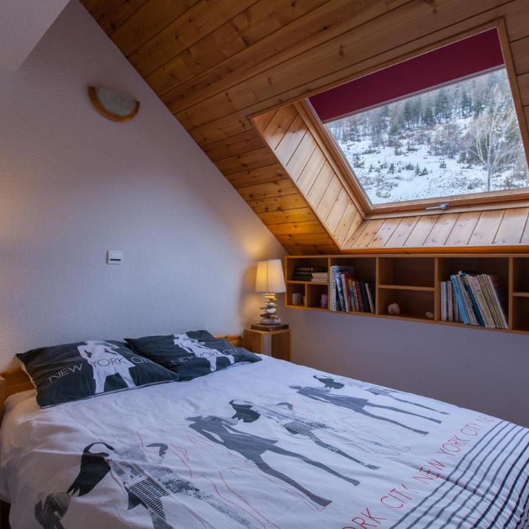Le Rocher chalet mitoyen 9 couchages by Mountain Collection Immobilier - Chalet - 9