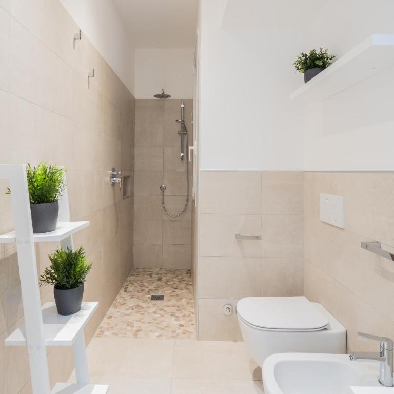 Lovely Corner in the Heart of the Lake by Rent All Como - Appartamento con Terrazza - 12