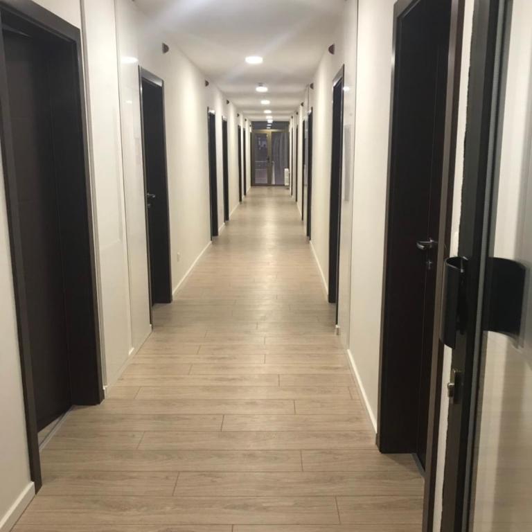 Hotel Grand - Deluks Dvokrevetna Soba sa Bračnim Krevetom/Zasebnim Krevetima i Pogledom na Grad - 4