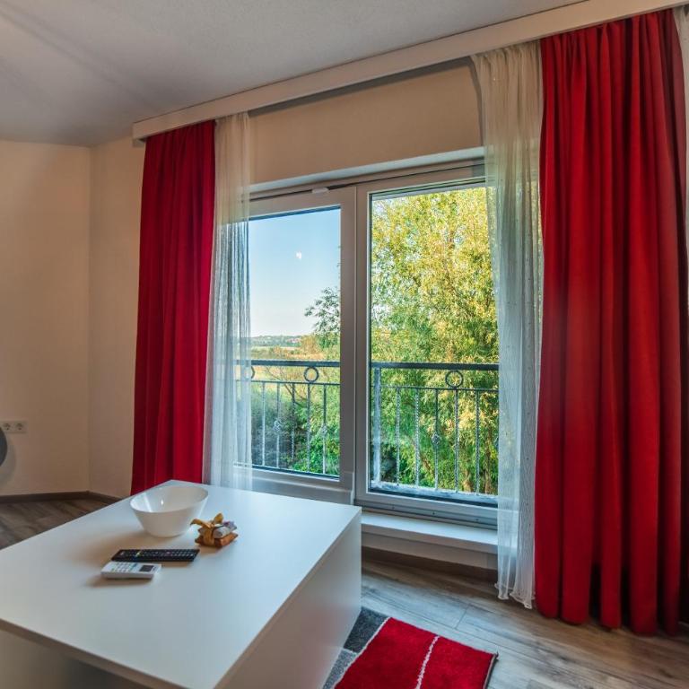 Apartments and Rooms Villa Majestic - Apartment with Terrace - 3