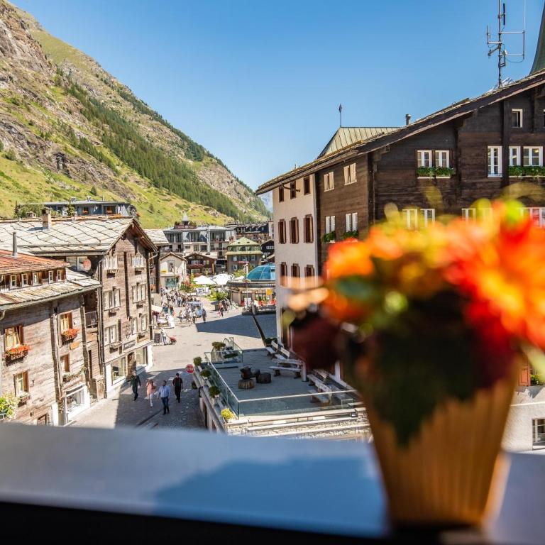 Hotel Weisshorn - Einzelzimmer mit Gemeinschaftsbad - 3