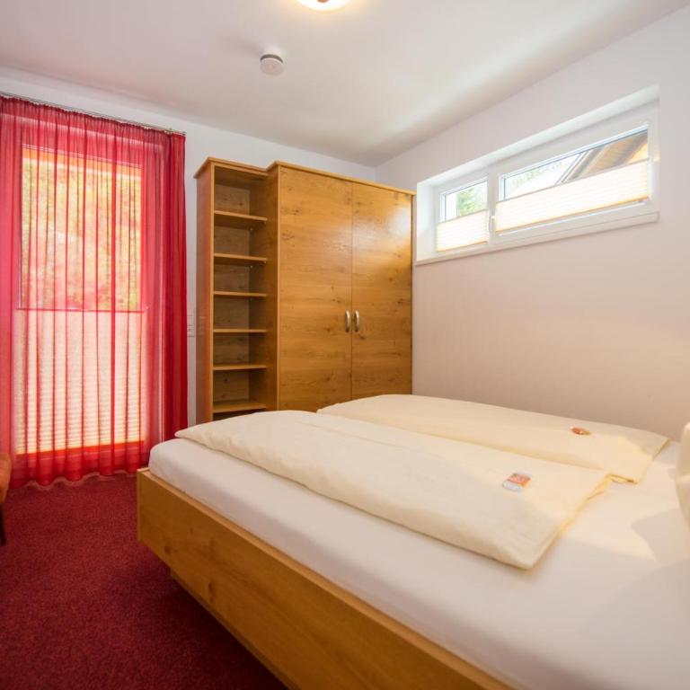 Ferienwohnungen Mitterer - Apartment mit 2 Schlafzimmern, Balkon und Seeblick - 17