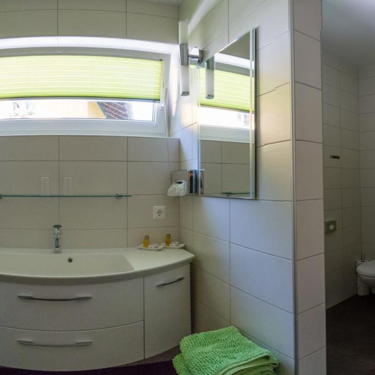 Ferienwohnungen Mitterer - Apartment mit 2 Schlafzimmern, Balkon und Seeblick - 14