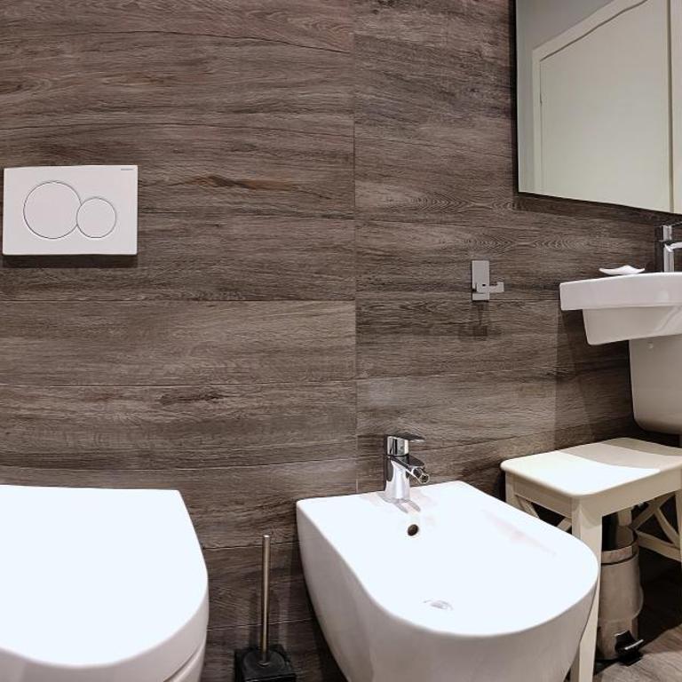 B&B Valverde - Camera Matrimoniale Standard con Bagno Privato - 6