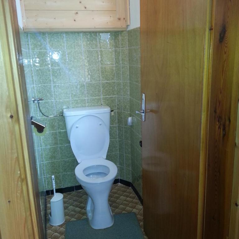 Haus Karwendelblick - Standard Doppelzimmer mit Balkon und Gemeinschaftsbad - 5
