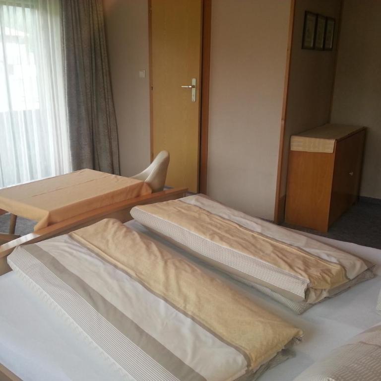 Haus Karwendelblick - Doppelzimmer mit Balkon - 5