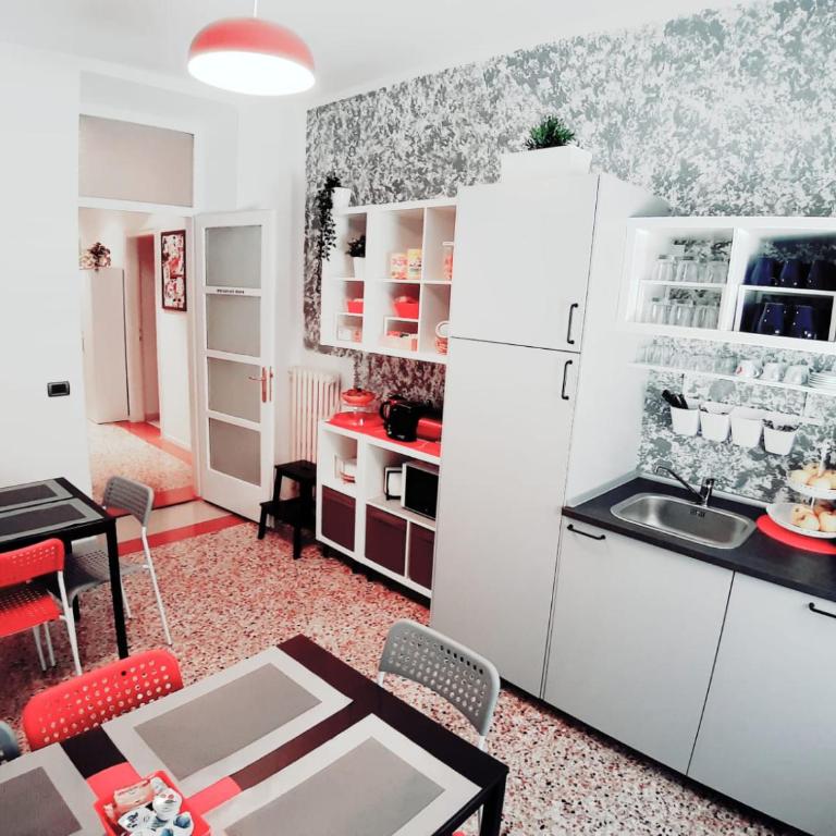B&B Lupin Trento - Camera Quadrupla con Bagno Privato Esterno - 11