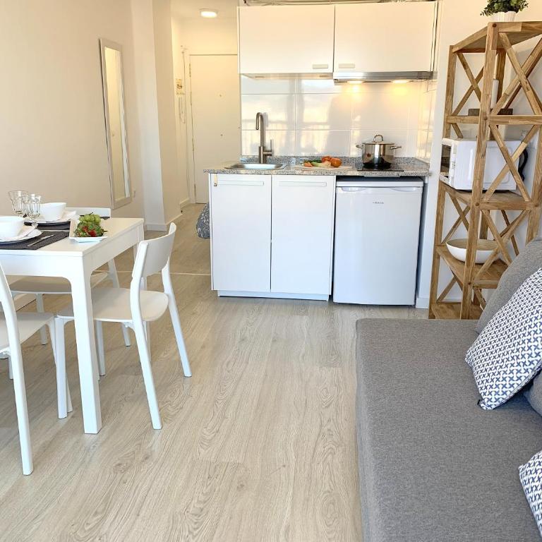Apartamento con magníficas vistas -WIFI- Aire Acondicionado - Apartamento con balcón - 4