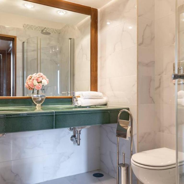 jacuzzi in front of the colosseum - Appartamento con 2 Camere da Letto - 23