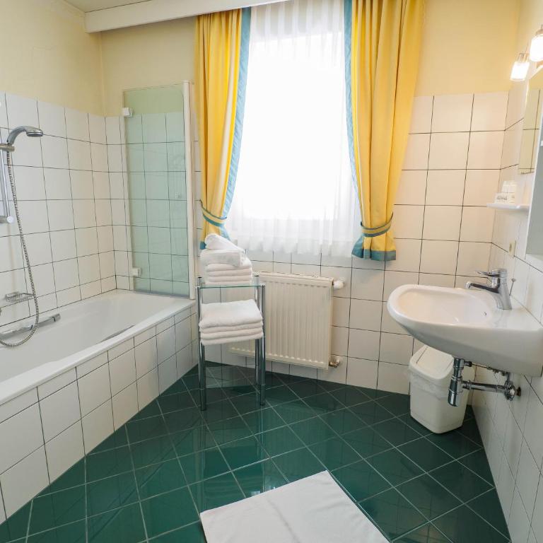 Aparthotel Alpina - One-Bedroom Apartment - 4