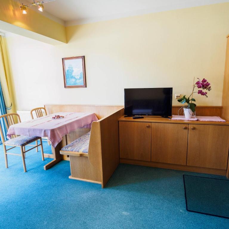 Aparthotel Alpina - One-Bedroom Apartment - 2