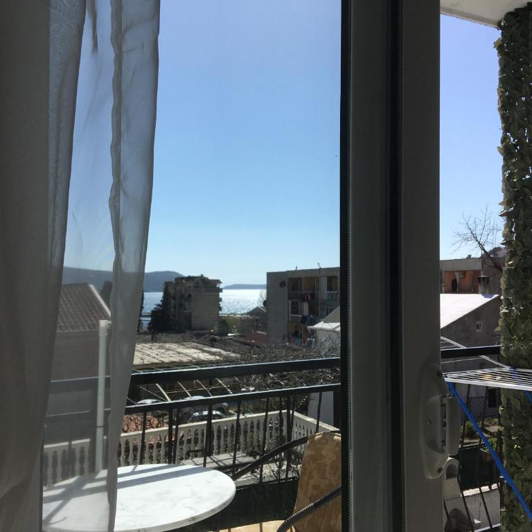 Nicholas Apartment - Apartment with Balcony - 1