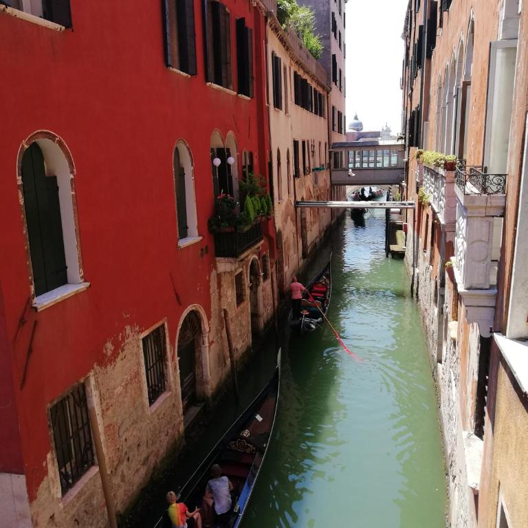Hotel Maison Ducal - Camera Comfort Matrimoniale/Doppia con Letti Singoli con Vista Canale - 6