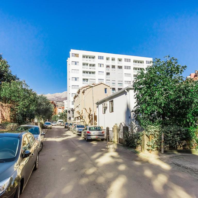 Apartments LORA 13.Jula, 15 - Apartman sa 1 Spavaćom Sobom - 2