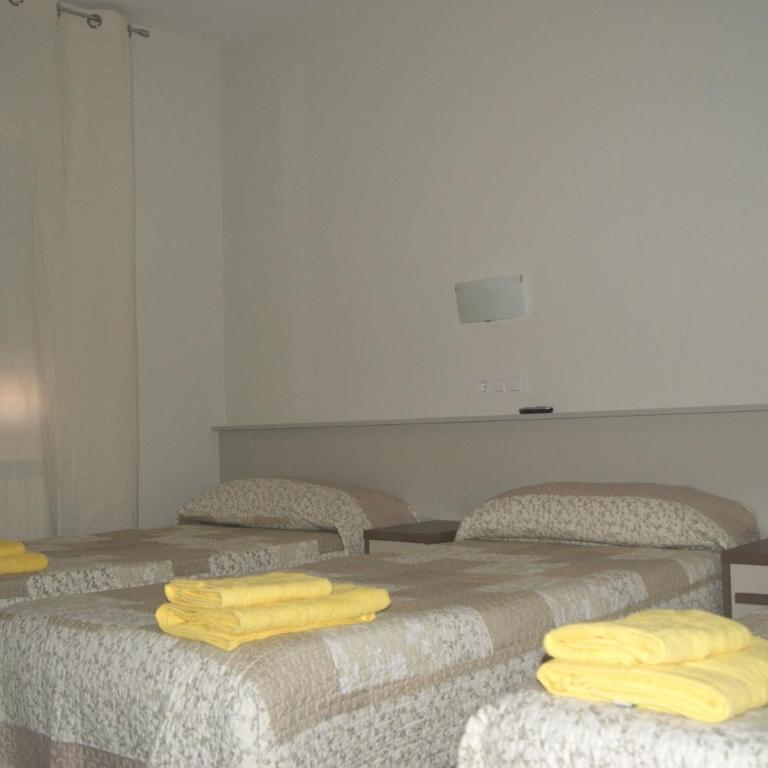 Pensión Calfred II - Habitación Triple con baño privado - 2