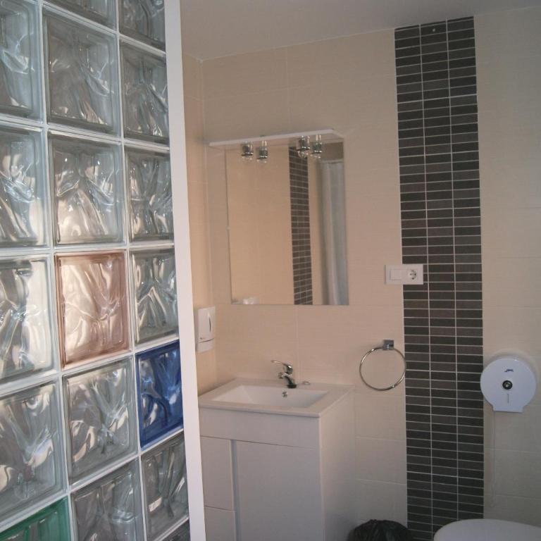 Pensión Calfred II - Habitación Doble con baño privado - 2 camas - 3