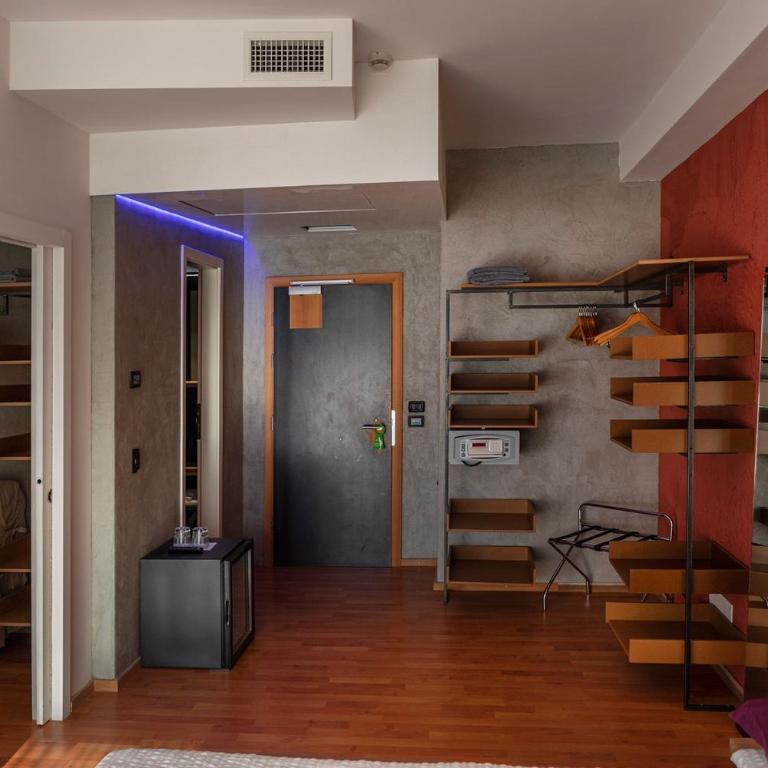 Ambienthotel PrimaLuna 3S - Suite Fronte Lago con 2 Camere da Letto - 12