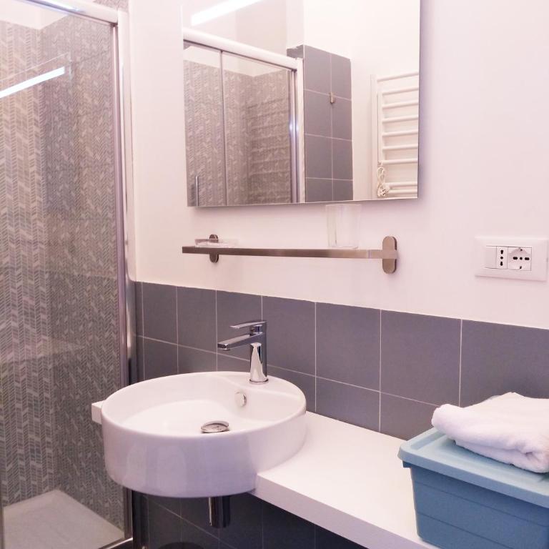 Casa Italiano - BestBnB Garbatella - Camera Tripla con Bagno Privato - 8