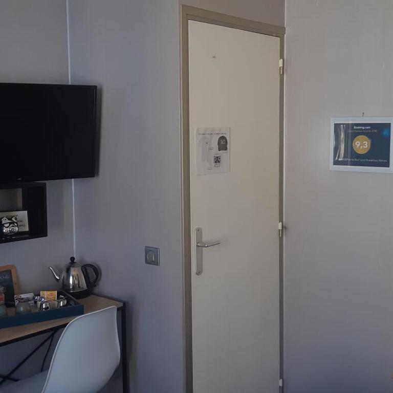 Patrick&Pierre Bed and Breakfast Nîmes - Chambre Double avec Salle de Bains Privative Extérieure - 7