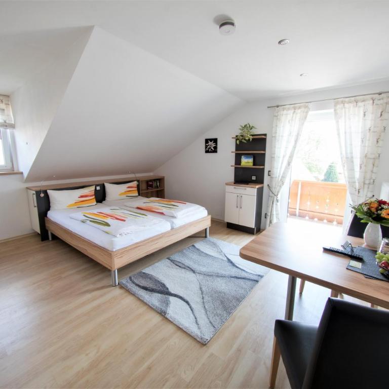 Gästehaus Sonner - Apartment mit Balkon - 4
