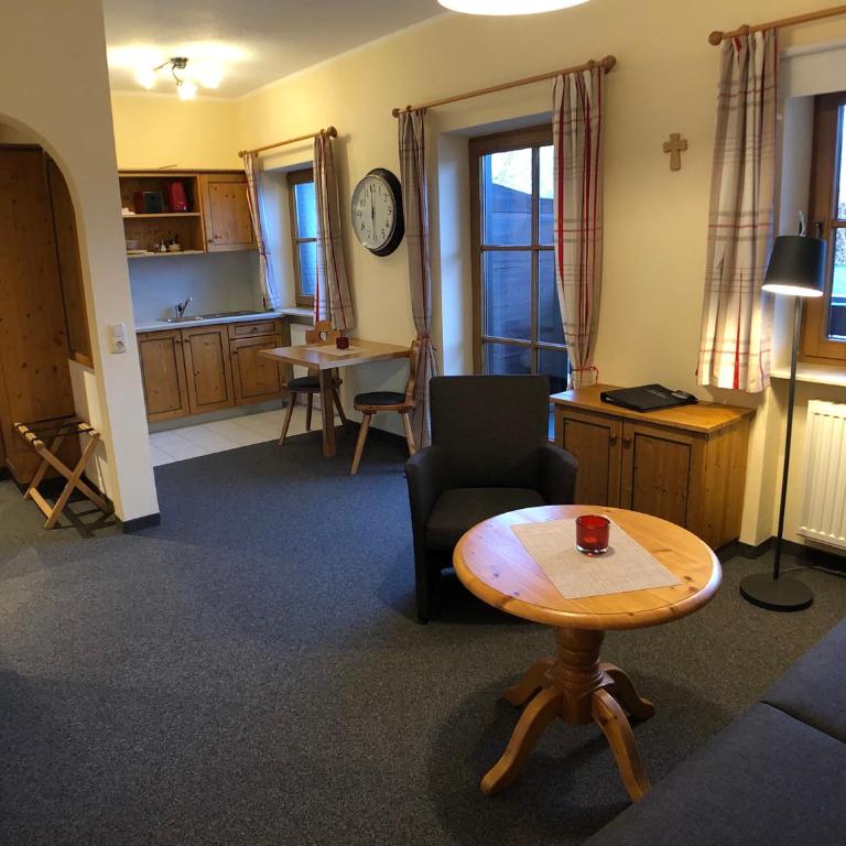 Landhaus Sonnenbichl - Superior Studio-Apartment mit Bergblick - 17